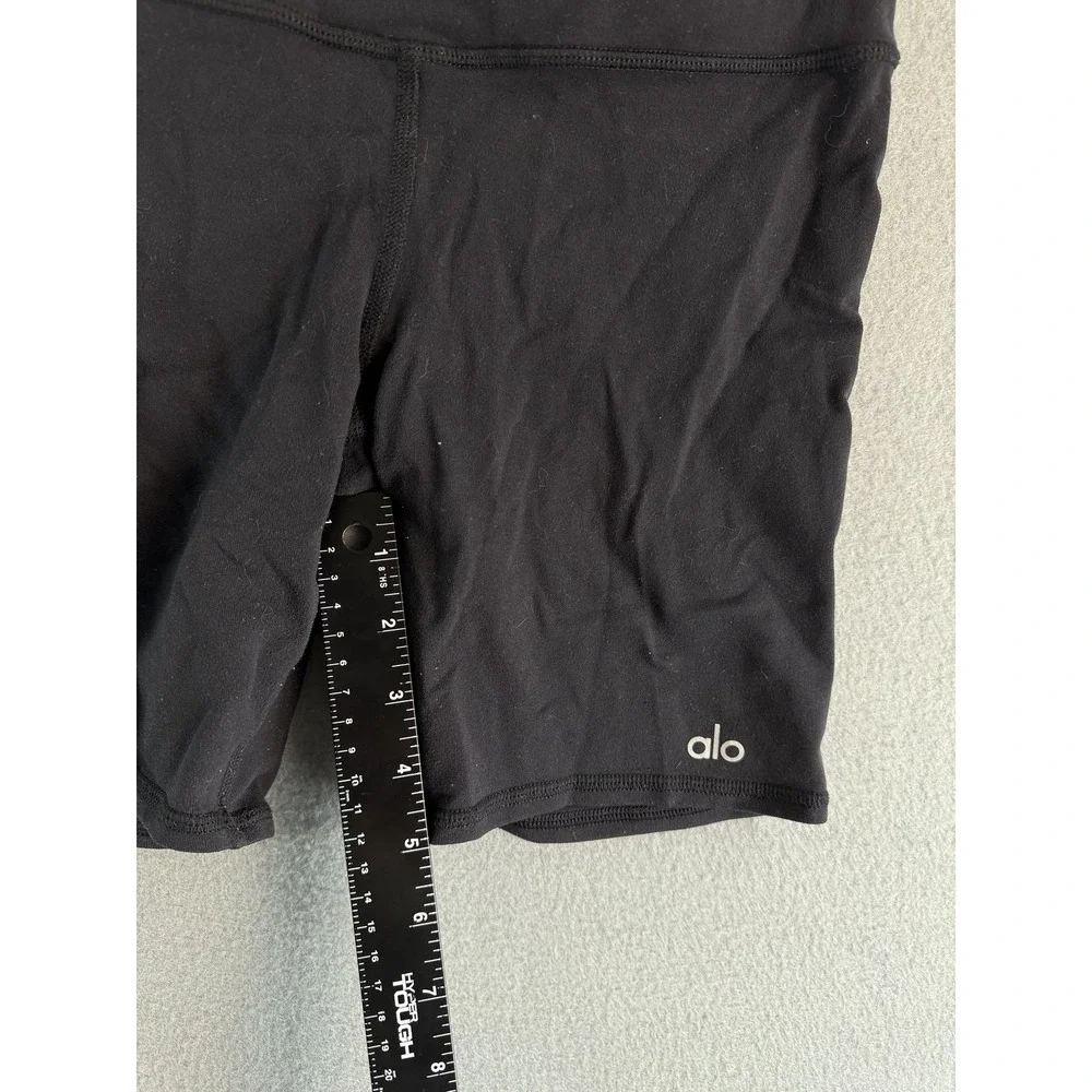 Alo Yoga Bike Shorts Womens S Black 5 Inseam Slim Fit Yoga Stretch Athletic